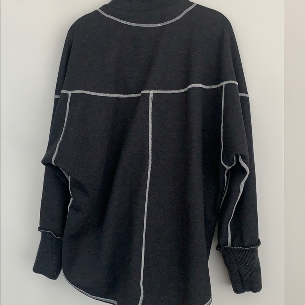 Mountain Dreaming Reversible- creamish w dark gray - Picture 5 of 5
